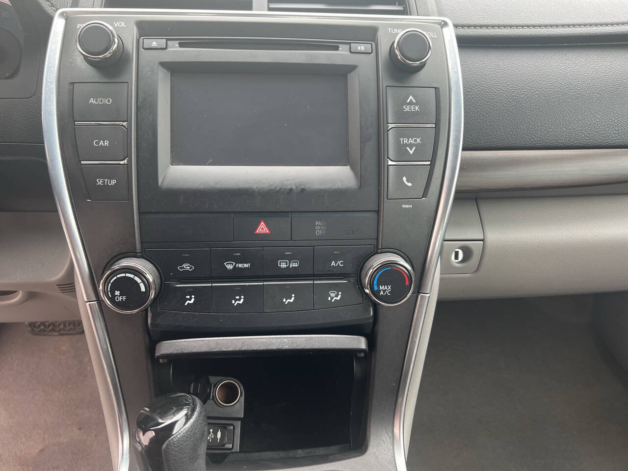 Used 2016 Toyota Camry LE FWD image 7
