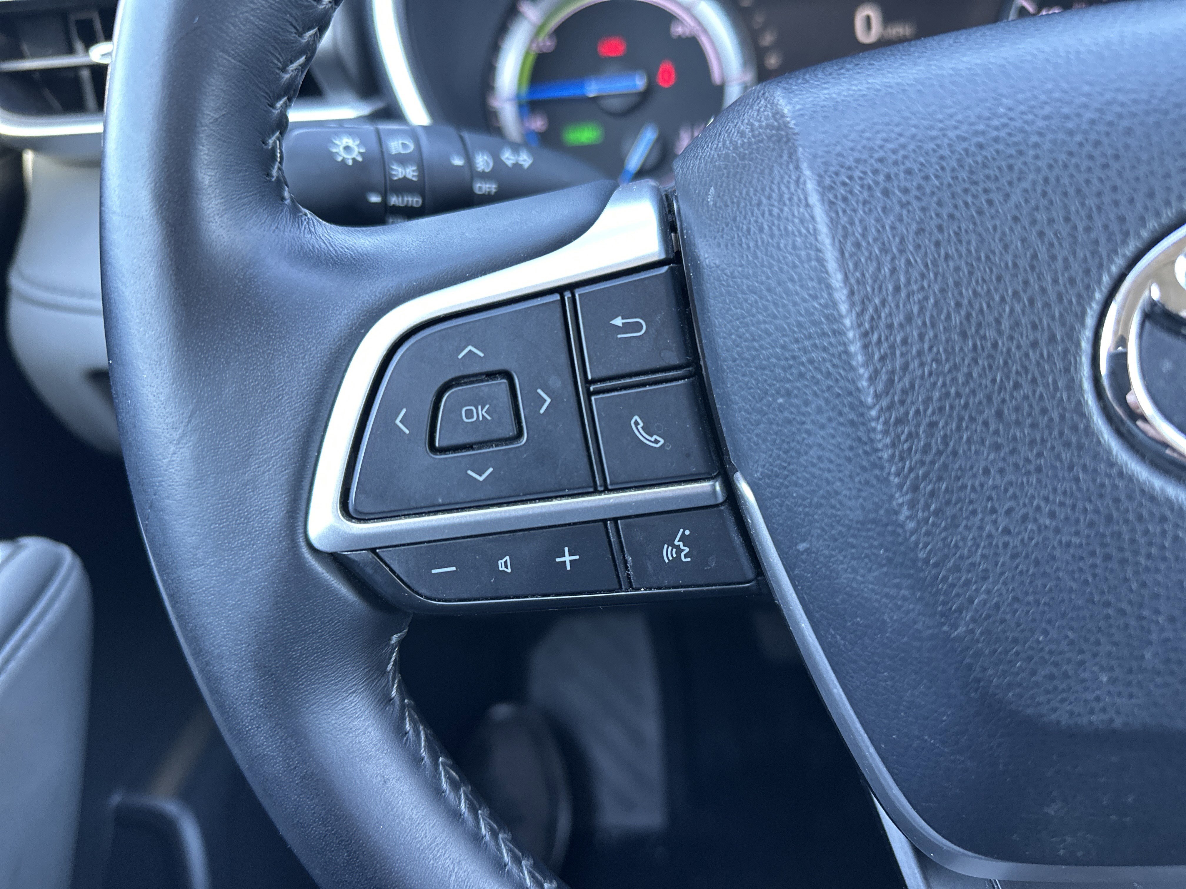 Used 2022 Toyota Highlander XLE image 19