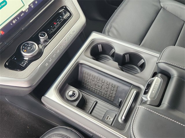 New 2025 Ford Expedition Max Platinum w/ Driver's Package image 15