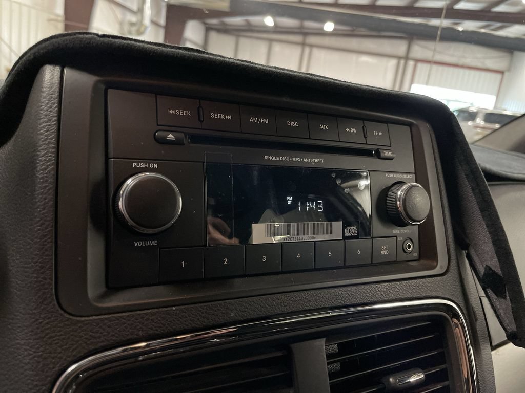 Used 2016 Dodge Grand Caravan SXT FWD image 18