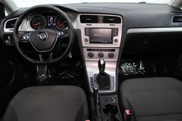 Used 2017 Volkswagen Golf S FWD image 2