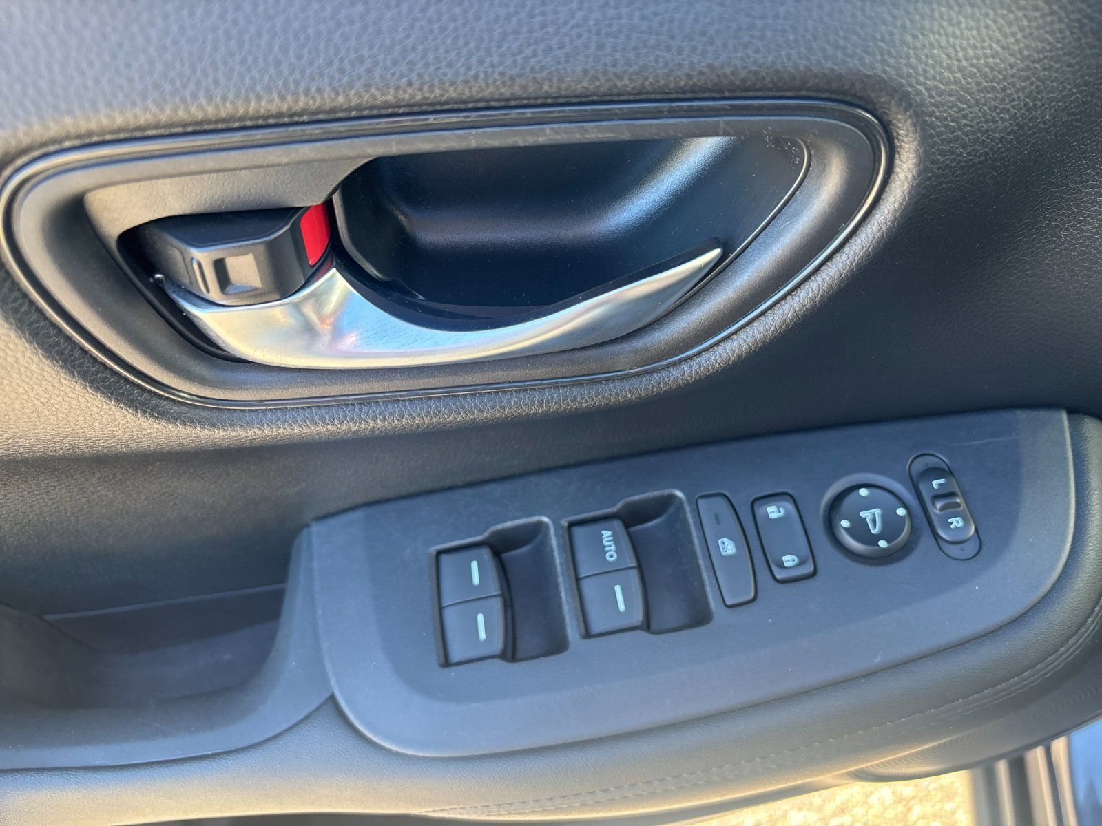 Used 2024 Honda HR-V LX image 12