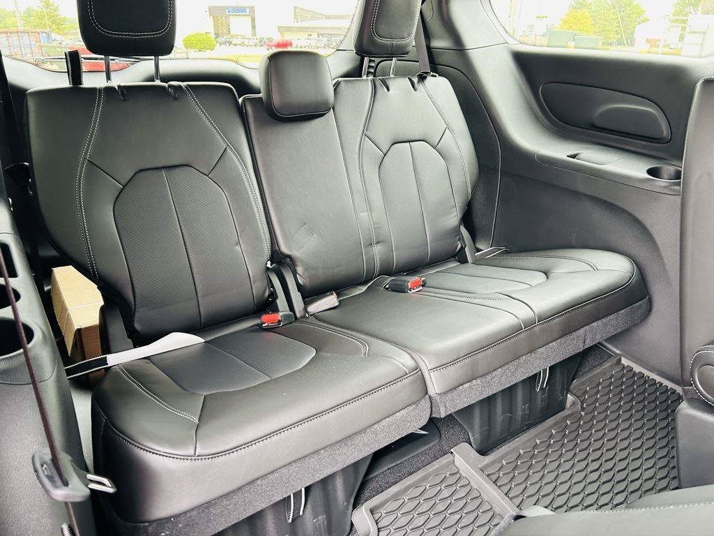New 2026 Chrysler Voyager LX FWD image 32