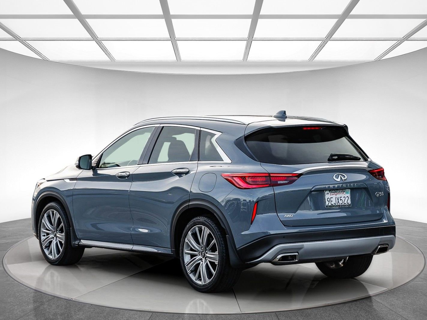 Used 2023 INFINITI QX50 Sensory image 2