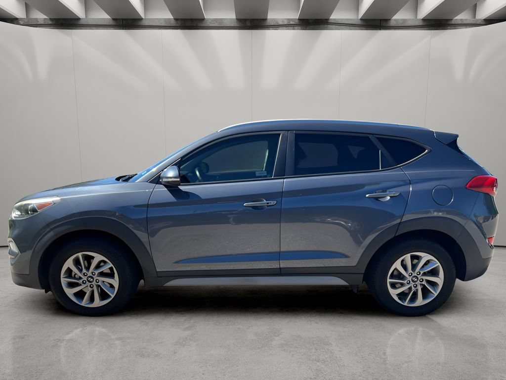 Used 2017 Hyundai Tucson SE Plus FWD image 2
