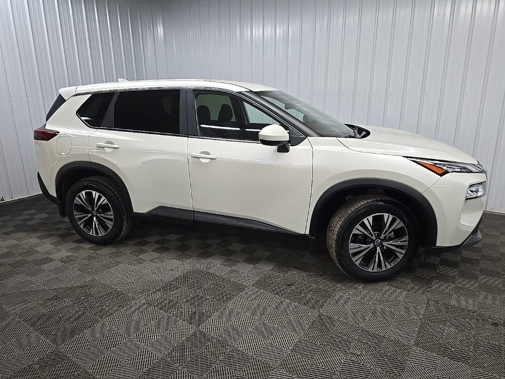 Used 2023 Nissan Rogue SV image 1
