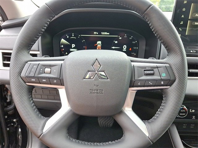 New 2025 Mitsubishi Outlander SE image 9