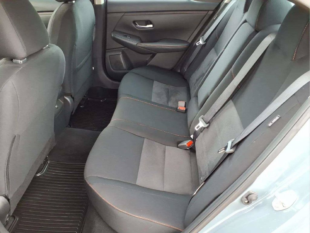 Certified 2025 Nissan Sentra SR FWD image 12