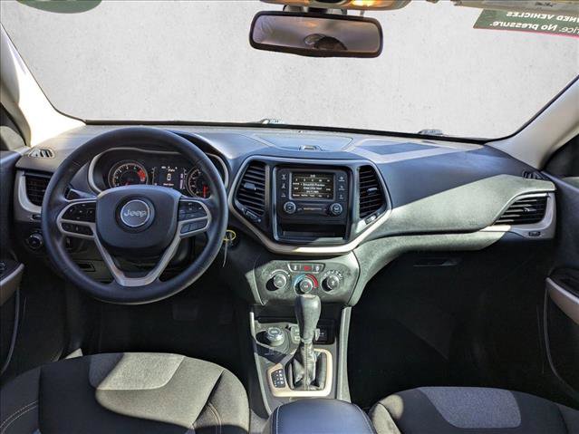 Used 2018 Jeep Cherokee Latitude image 14