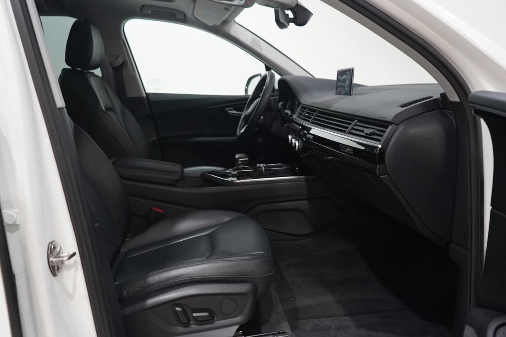 Used 2019 Audi Q7 3.0T Premium Plus w/ Premium Plus Package AWD/4WD image 13