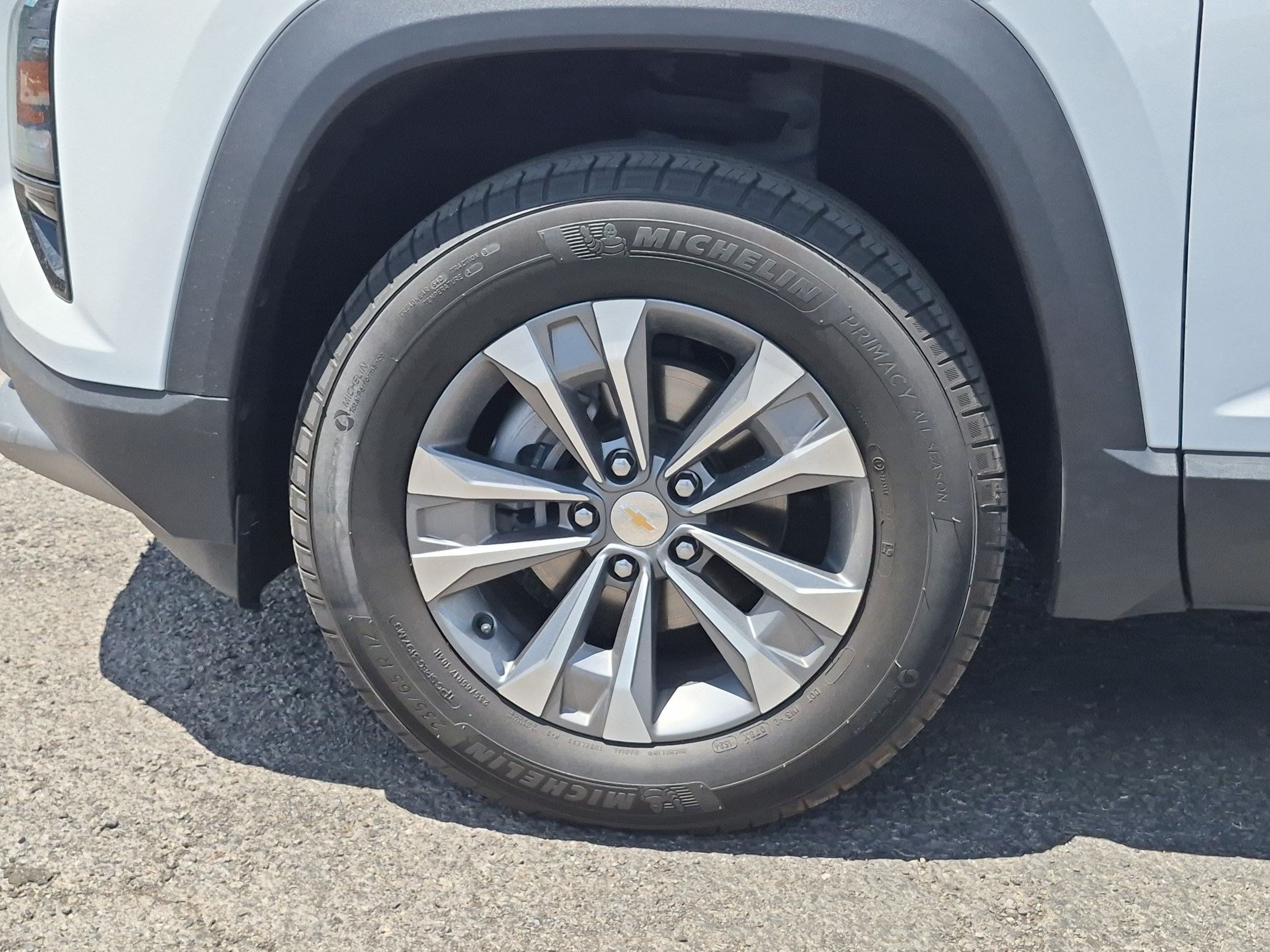 Used 2025 Chevrolet Equinox LT w/ Safety and Technology Package AWD/4WD image 14