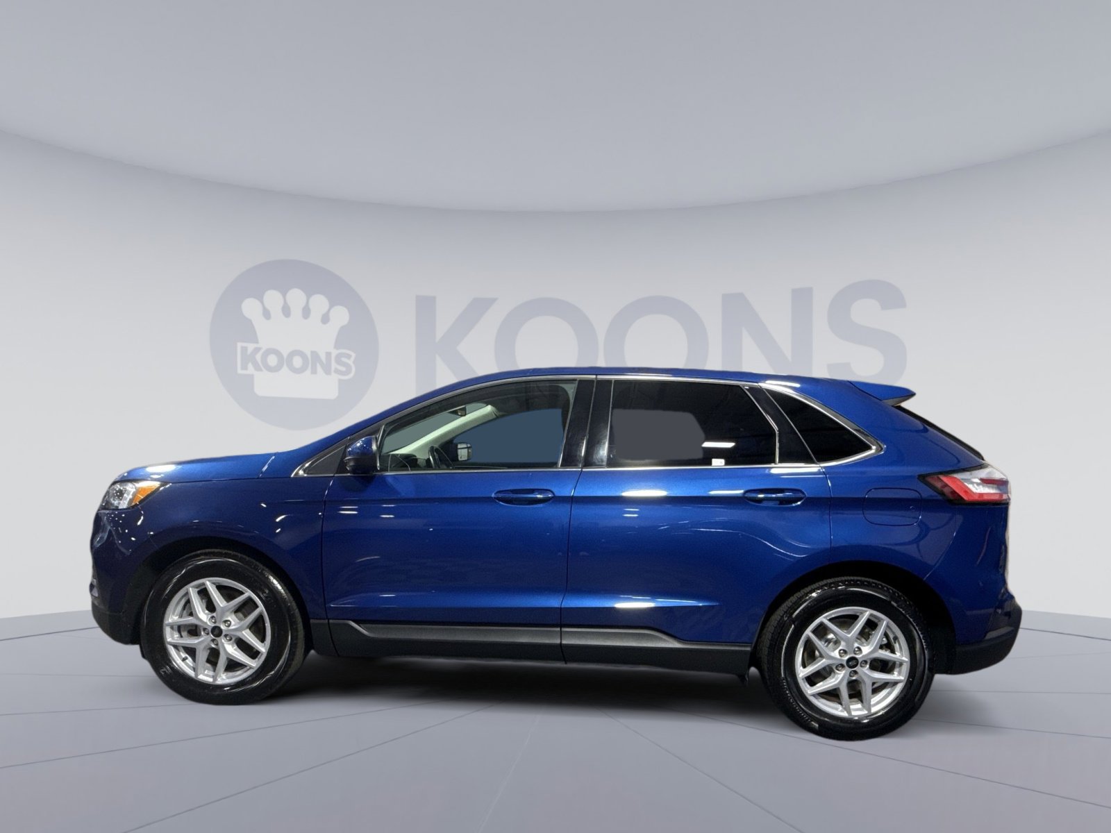 Used 2023 Ford Edge SEL image 2