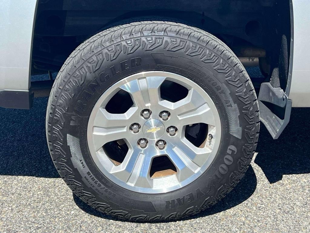 Used 2018 Chevrolet Silverado 1500 LT w/ All Star Edition AWD/4WD image 10
