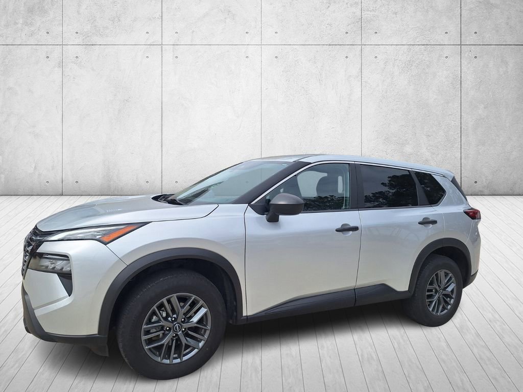 Used 2024 Nissan Rogue S image 1