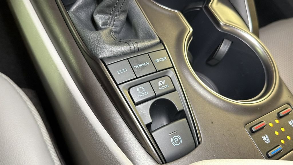Used 2024 Toyota Camry XSE w/ Navigation Package image 32