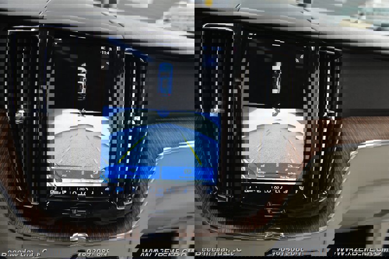 Used 2022 Volvo XC60 T8 Inscription Expression w/ Advanced Package image 30