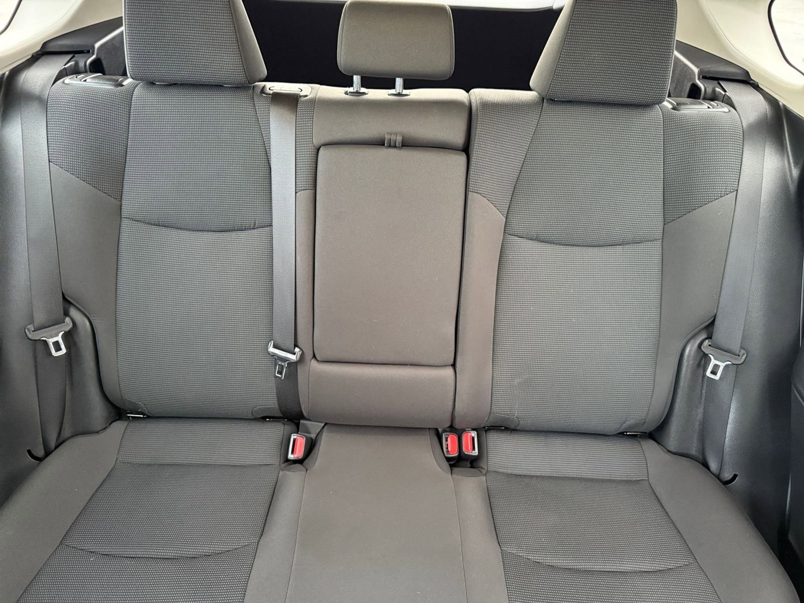 Used 2025 Toyota RAV4 LE image 37