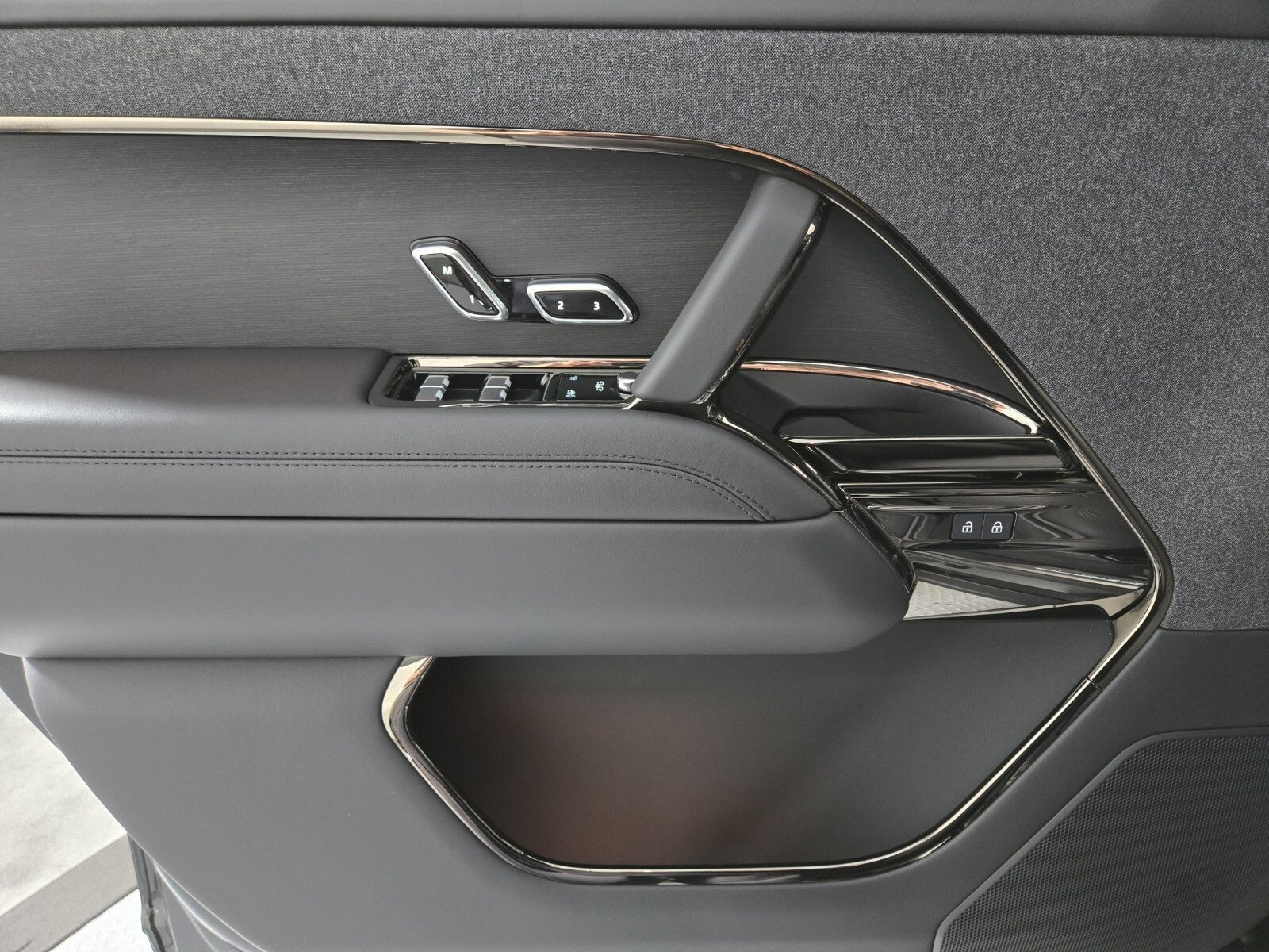 New 2025 Land Rover Range Rover Sport Autobiography image 20