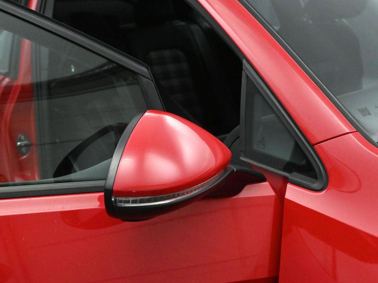 Used 2015 Volkswagen Golf S image 14