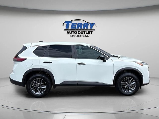 Used 2024 Nissan Rogue S image 1