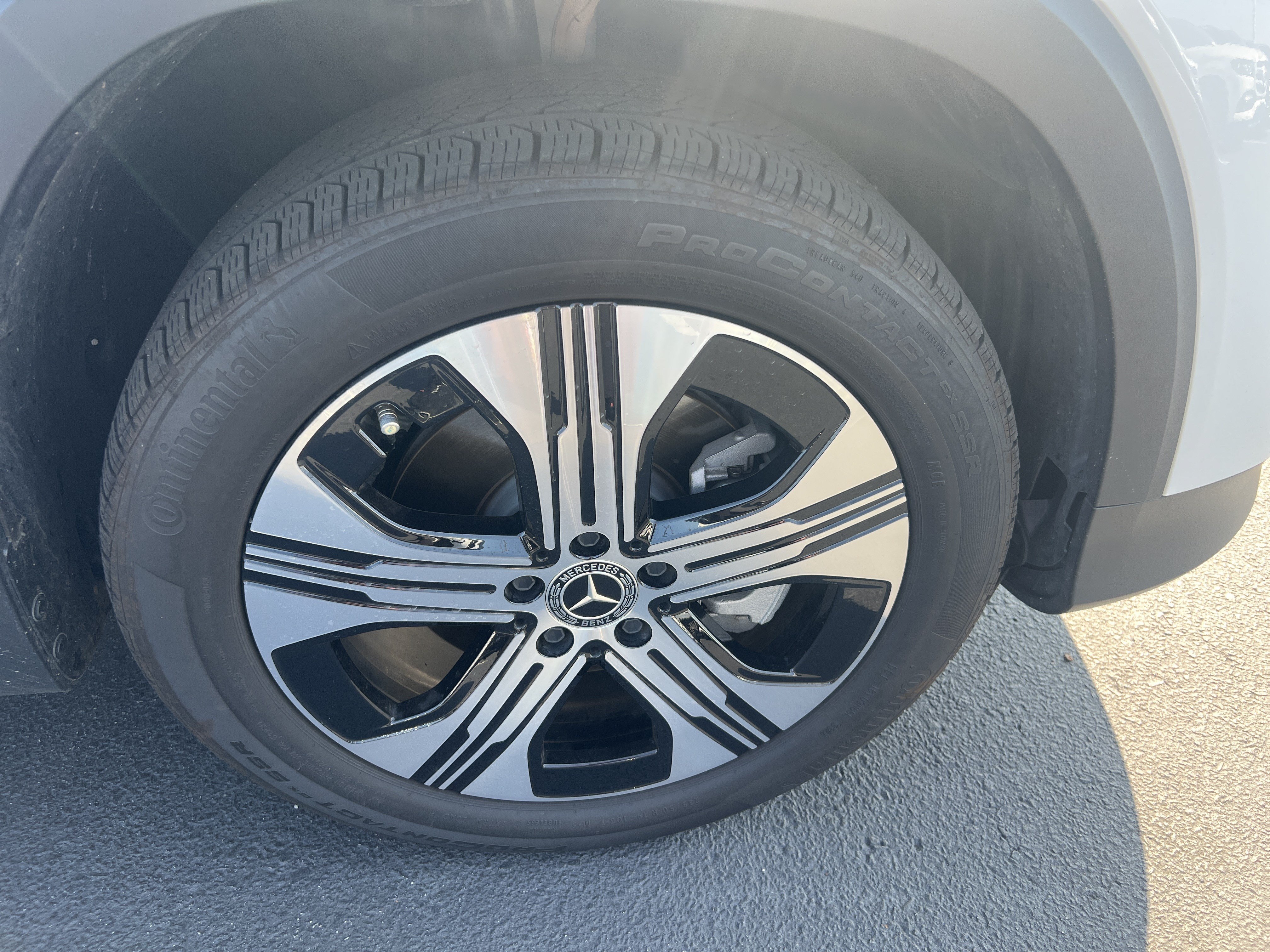 Certified 2025 Mercedes-Benz EQB 300 4MATIC image 11