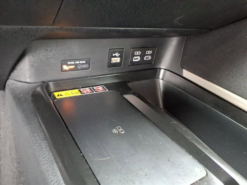 Used 2025 Toyota Camry LE image 25