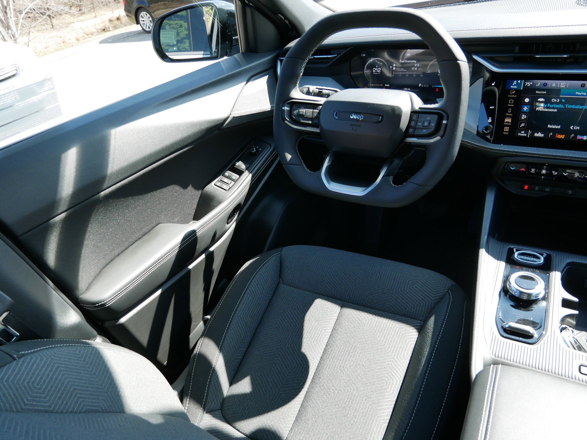 New 2026 Jeep Cherokee Laredo image 9