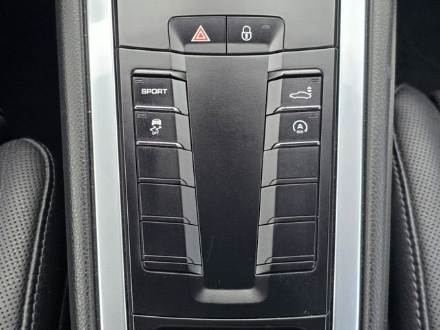 Used 2017 Porsche 718 Cayman Base image 27