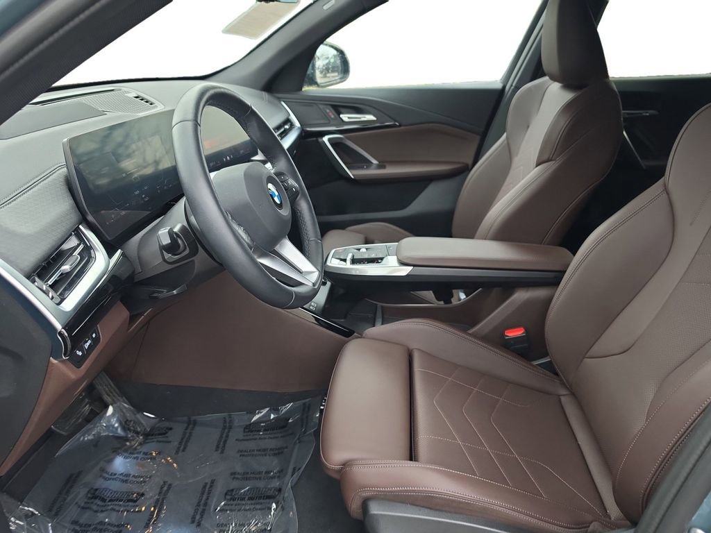 Used 2025 BMW X2 xDrive28i image 9