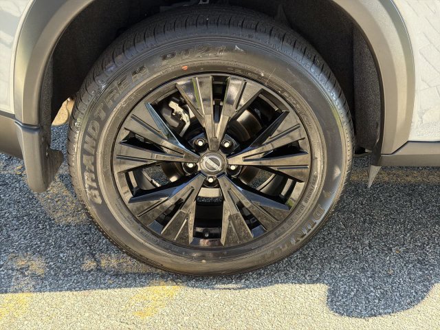 Certified 2023 Nissan Rogue SV w/ SV Premium B Package AWD/4WD image 12