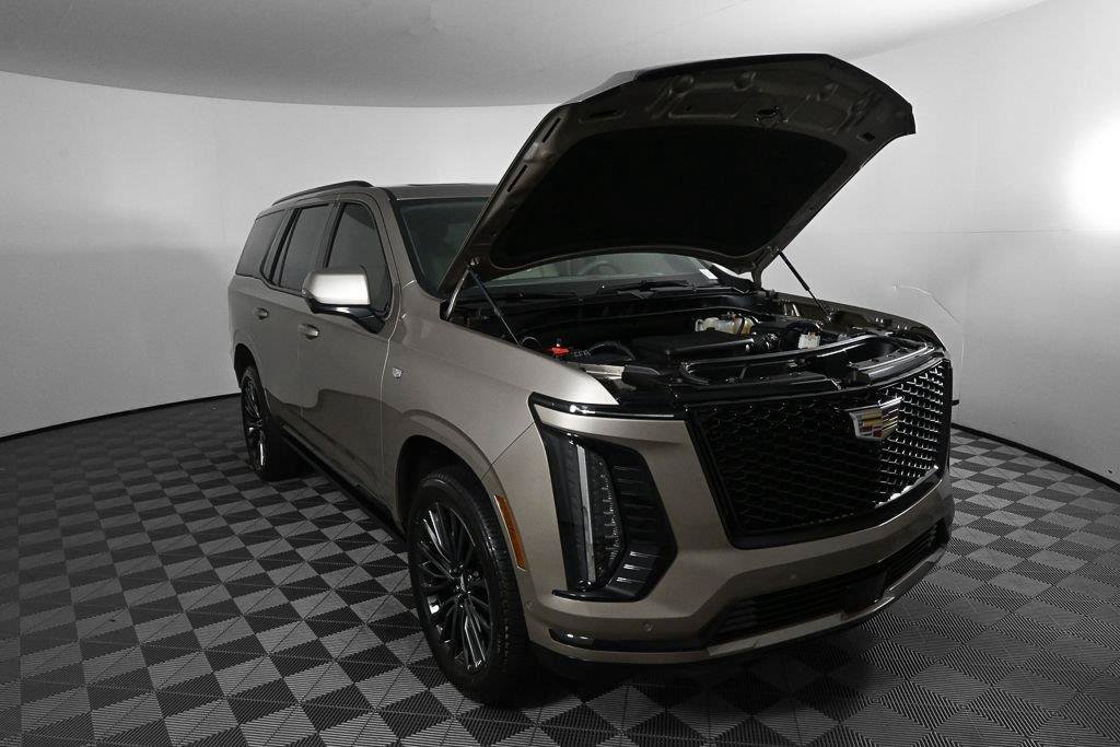 Used 2025 Cadillac Escalade Sport Platinum w/ LPO, Floor Liner Package AWD/4WD image 32