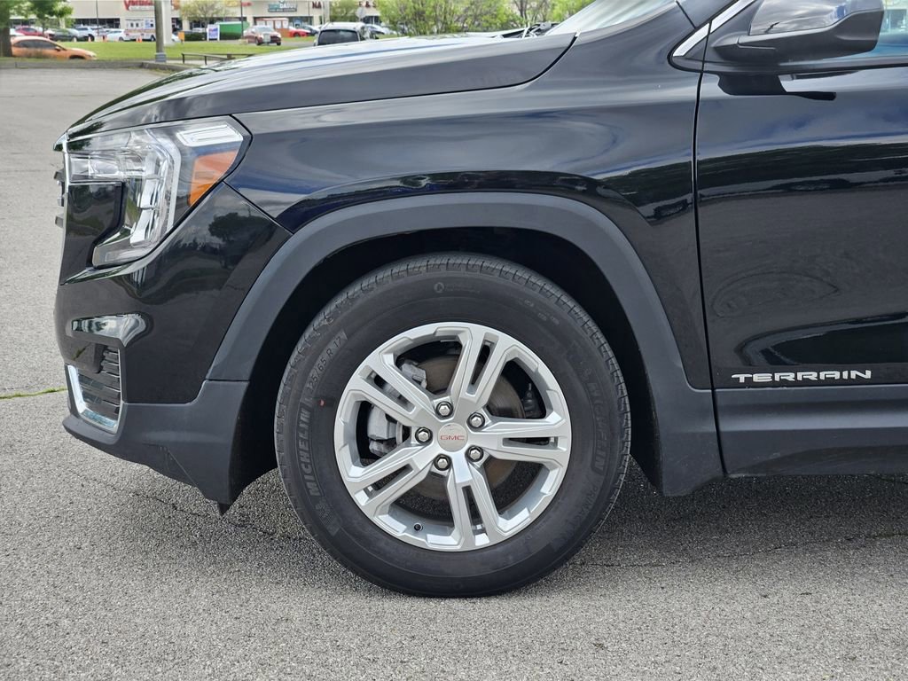 Used 2024 GMC Terrain SLE image 6