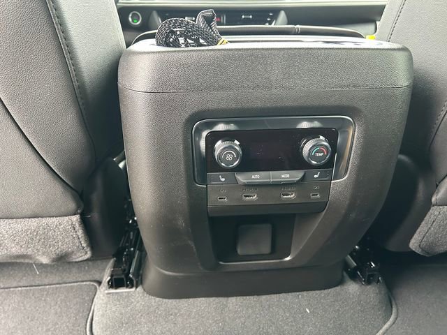 New 2026 Chevrolet Suburban Premier image 16