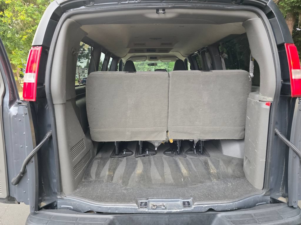 Used 2017 Chevrolet Express 2500 LS RWD image 22