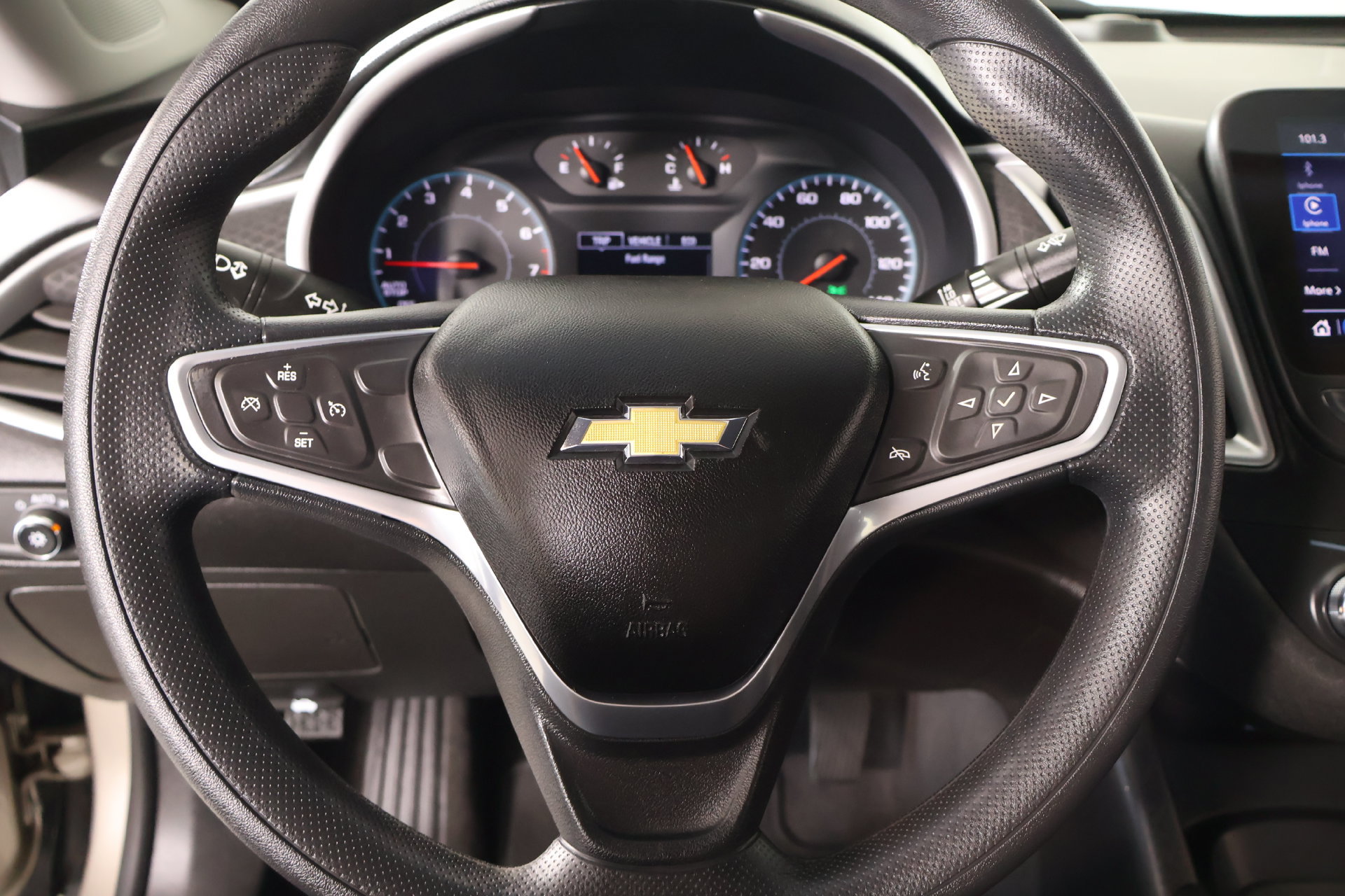 Used 2022 Chevrolet Malibu LS FWD image 3