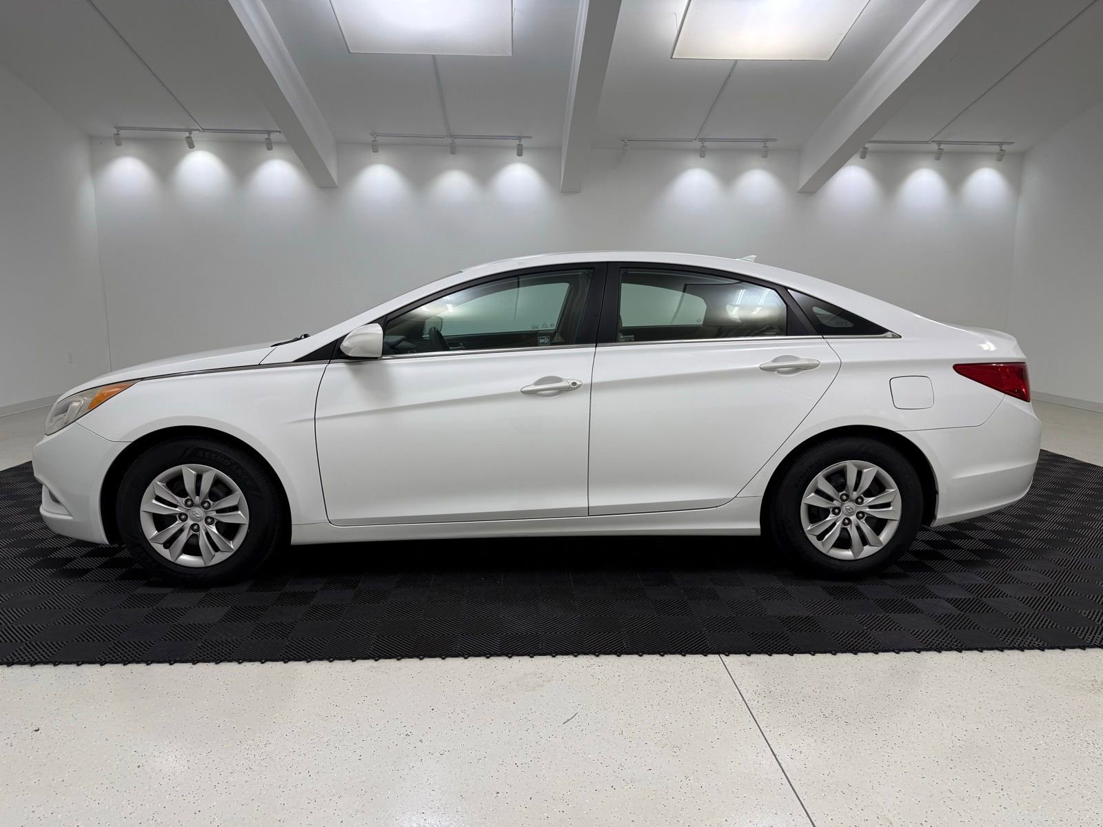 Used 2013 Hyundai Sonata GLS FWD image 4