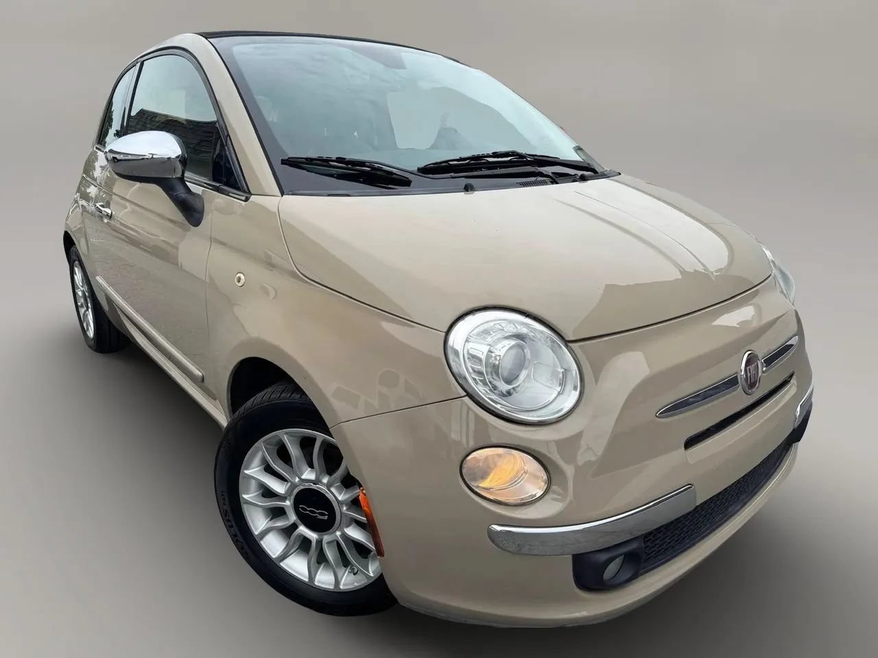 Used 2012 FIAT 500 Lounge w/ Luxury Leather Pkg FWD image 3