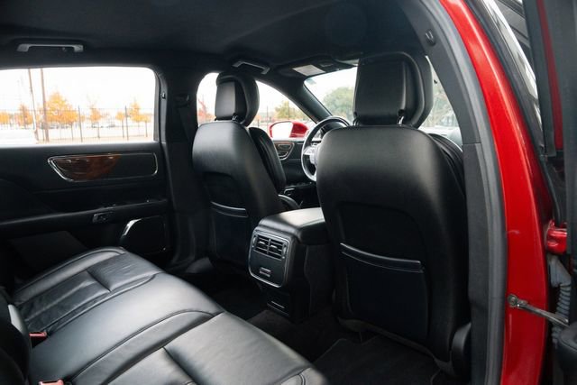 Used 2017 Lincoln Continental Select w/ Technology Package image 32