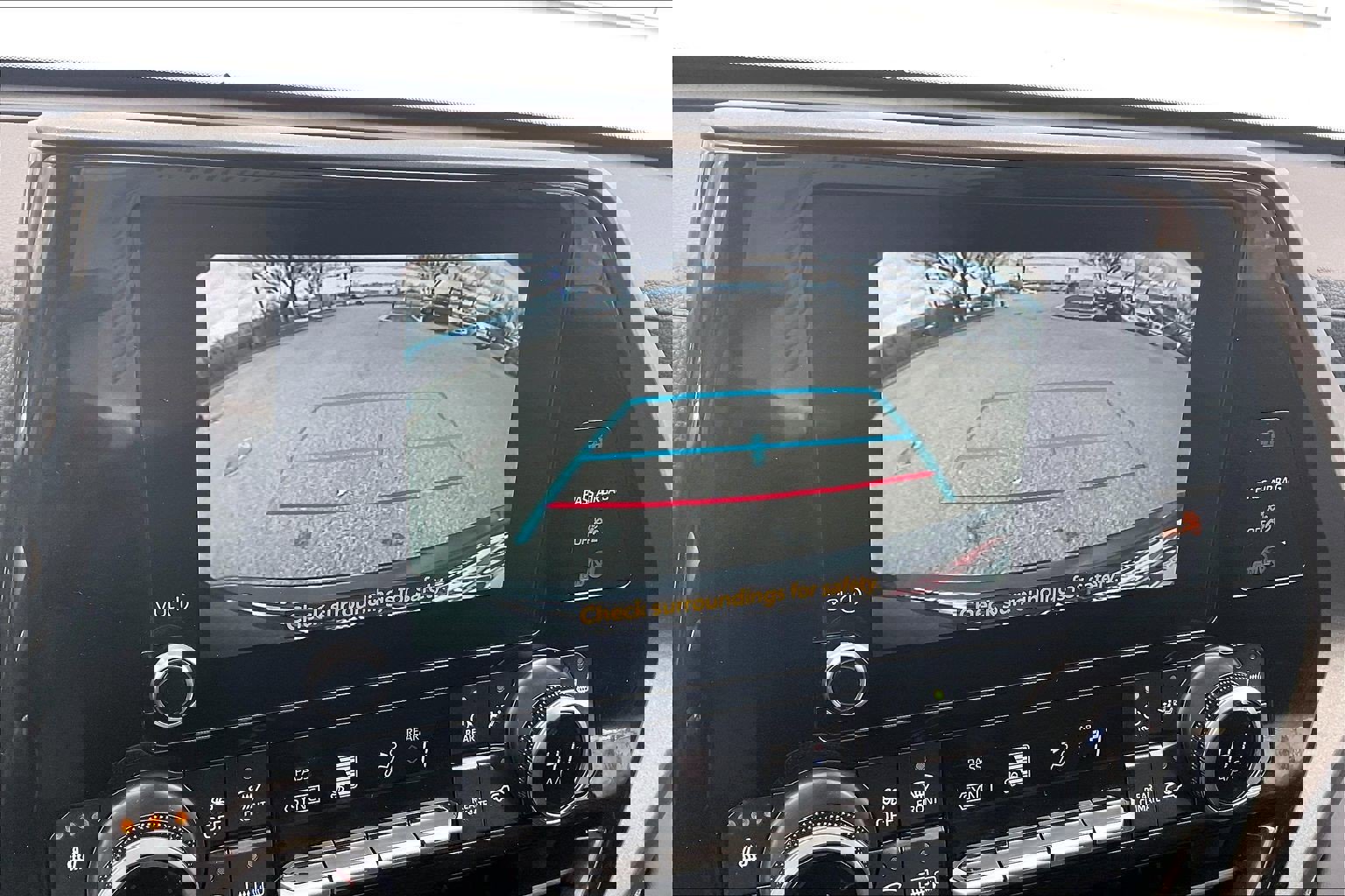 Used 2025 Toyota Highlander XLE image 26