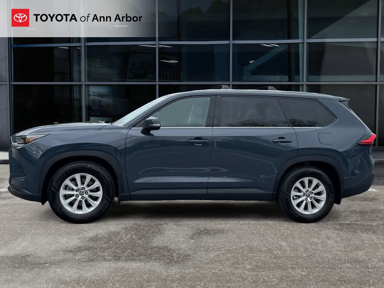 Used 2024 Toyota Grand Highlander AWD image 10