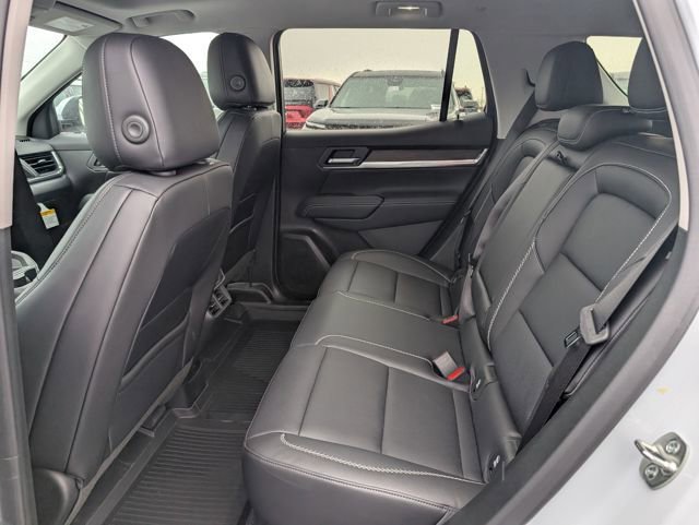 New 2026 GMC Terrain Denali w/ LPO, Black Badging Package image 9