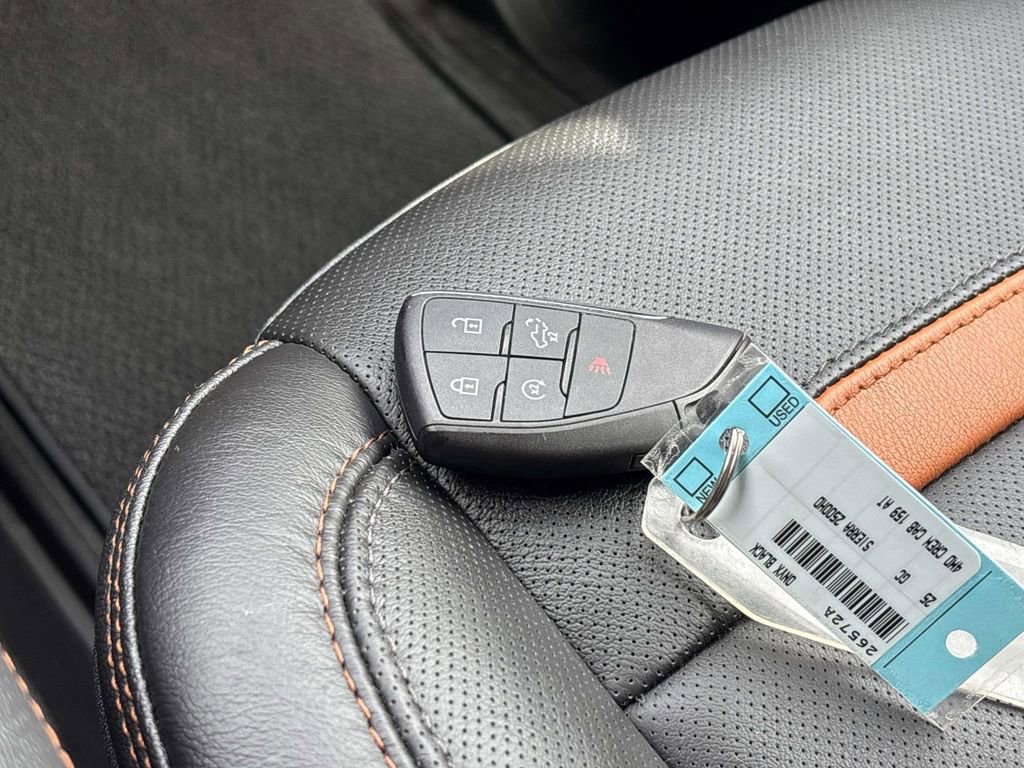 Used 2025 GMC Sierra 2500 AT4 w/ AT4 Premium Plus Package image 32