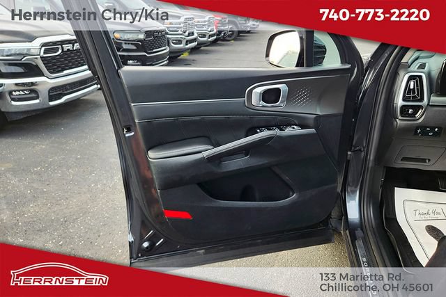 Used 2023 Kia Sorento SX AWD/4WD image 14