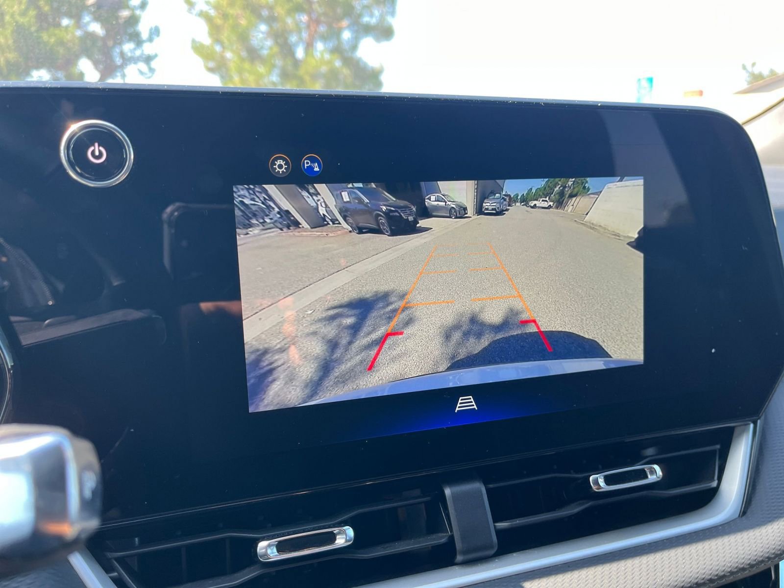 Used 2025 Chevrolet Equinox LT FWD image 24