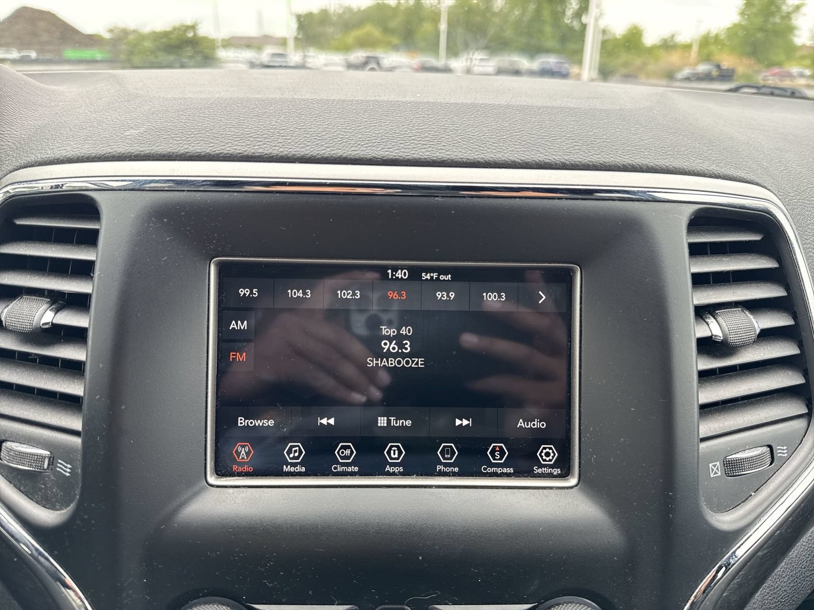 Used 2018 Jeep Grand Cherokee Laredo AWD/4WD image 17