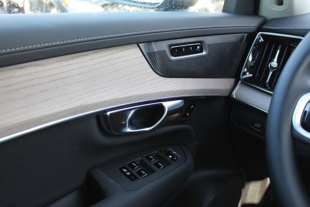 New 2026 Volvo XC90 B6 Plus w/ Protection Package Premier AWD/4WD image 20