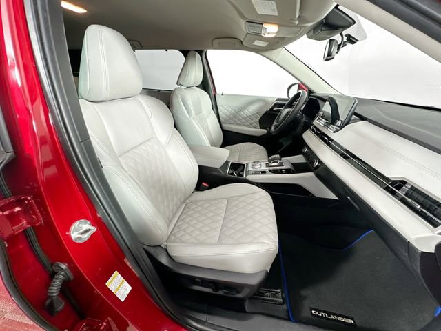 Used 2023 Mitsubishi Outlander SEL image 29