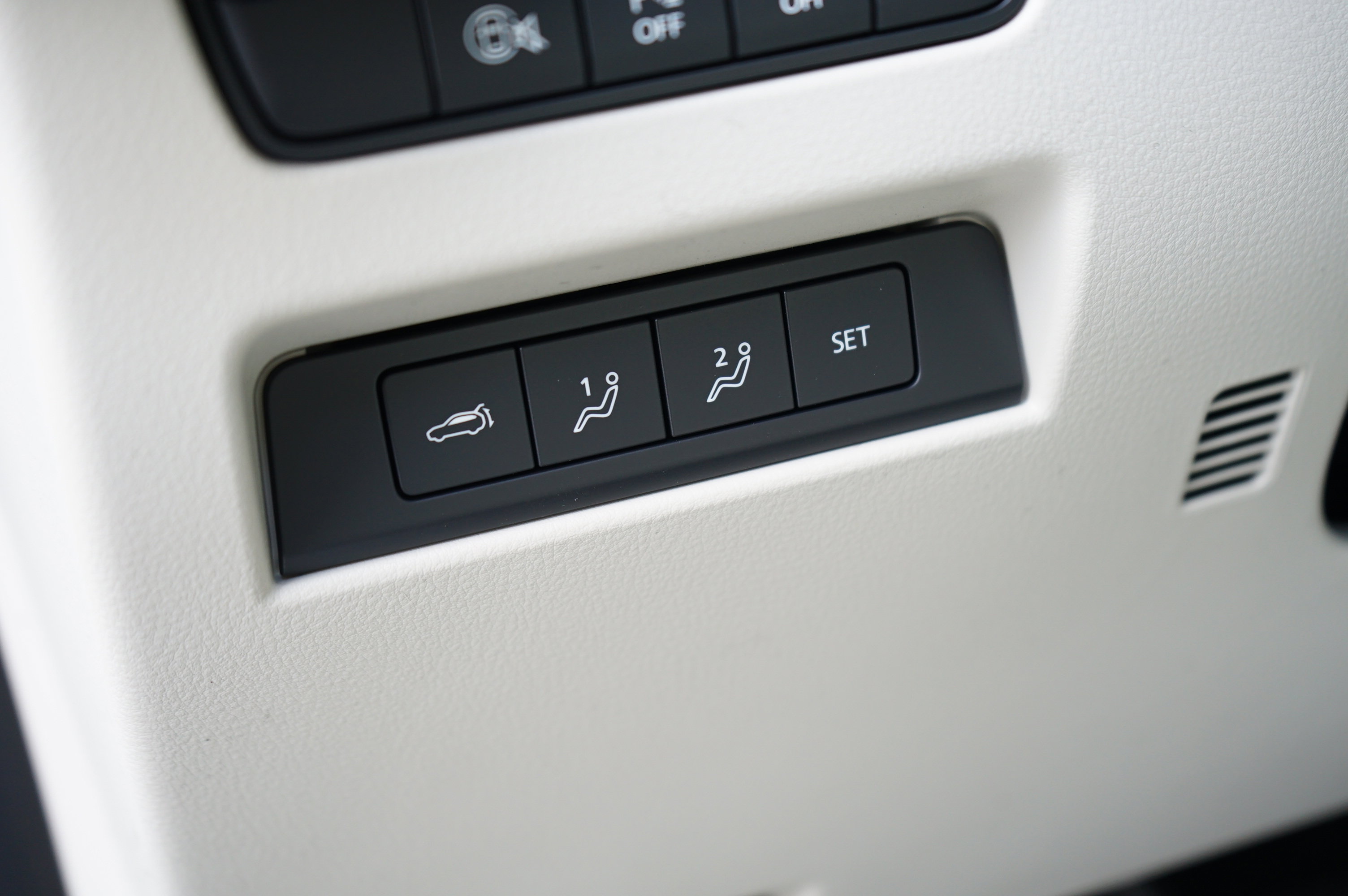 New 2026 MAZDA CX-90 Plug-In Hybrid w/ Premium Plus image 16