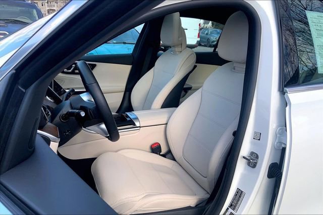 Used 2025 Mercedes-Benz C 300 4MATIC Sedan image 6
