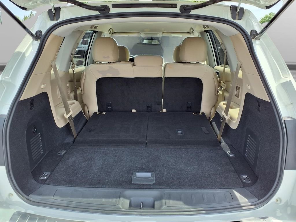 Used 2020 Nissan Pathfinder SV AWD/4WD image 28